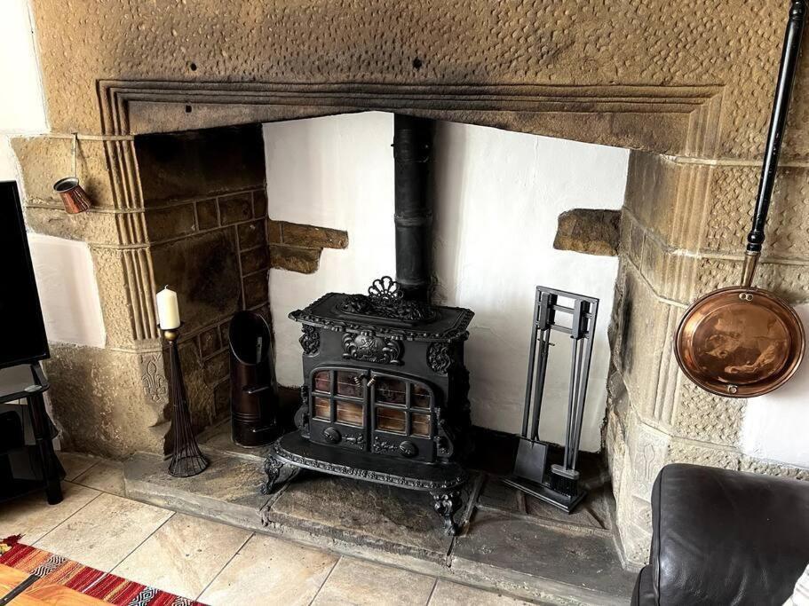 17th Century With Hidden Garden Steeton