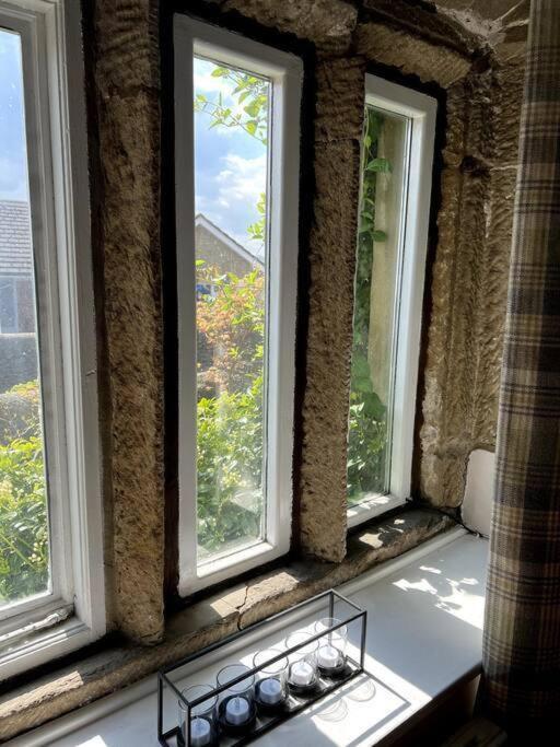 17th Century With Hidden Garden * Steeton